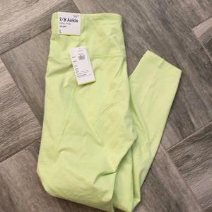 NWT Old Navy 7/8 leggings lime green